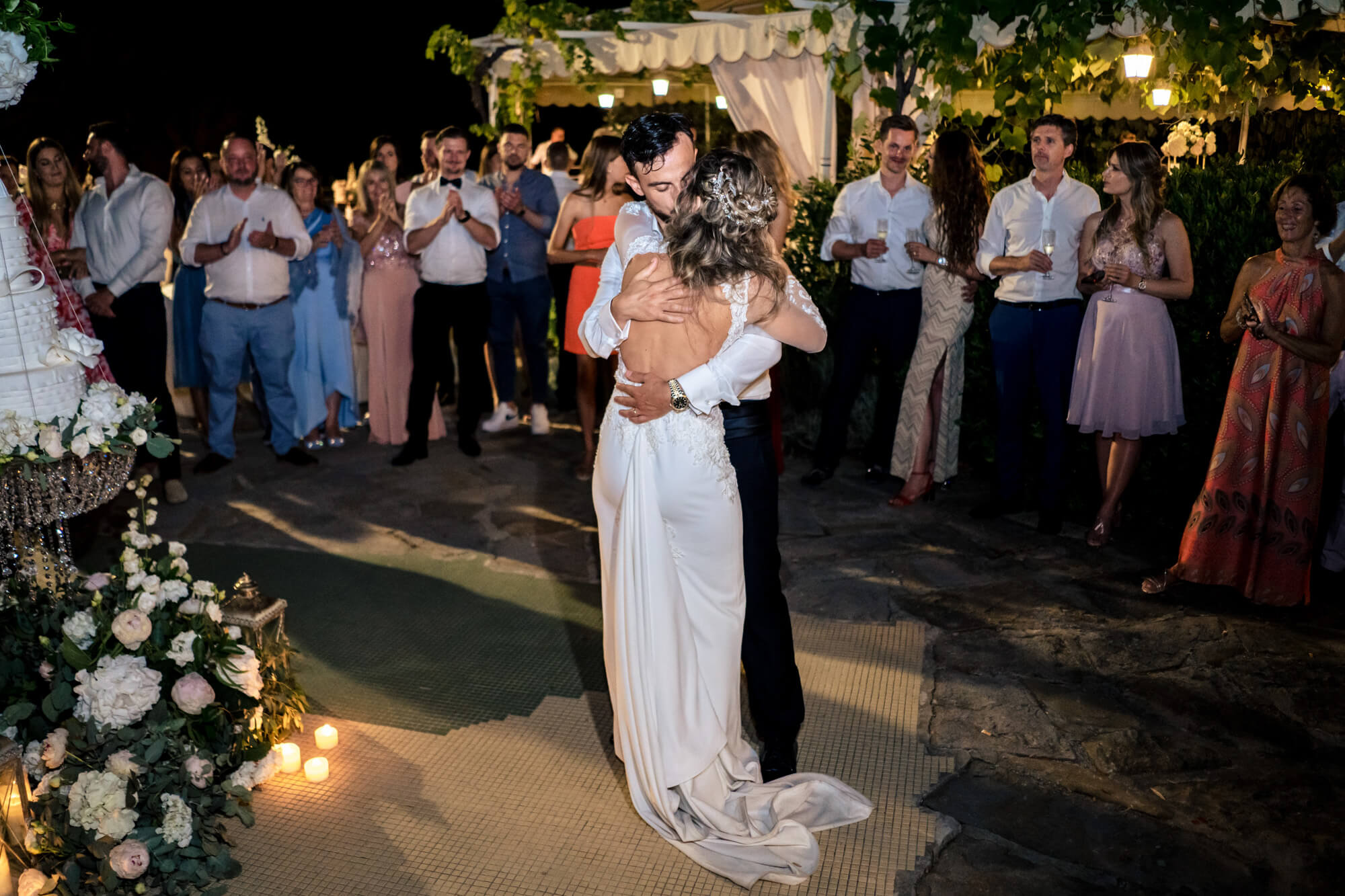 una foto del ballo degli sposi al royal hotel di sanremo