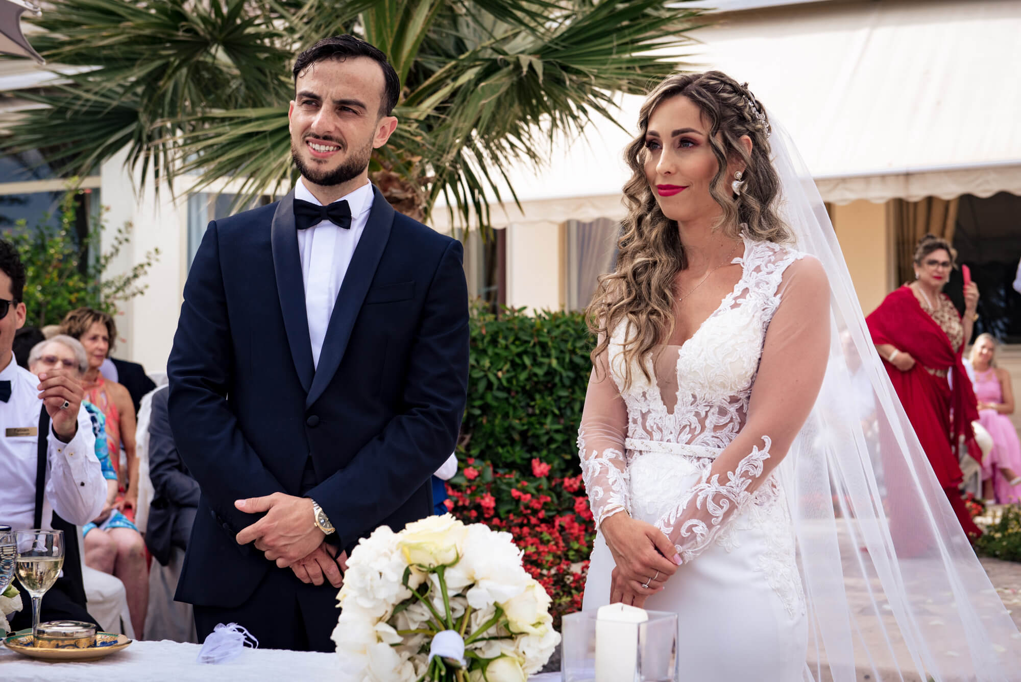 gli sposi durante la cerimonia di matrimonio al royal hotel di sanremo