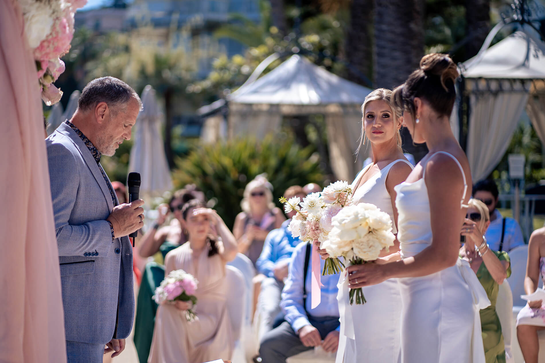 foto di matrimonio tra due spose all'hotel royal di sanremo.