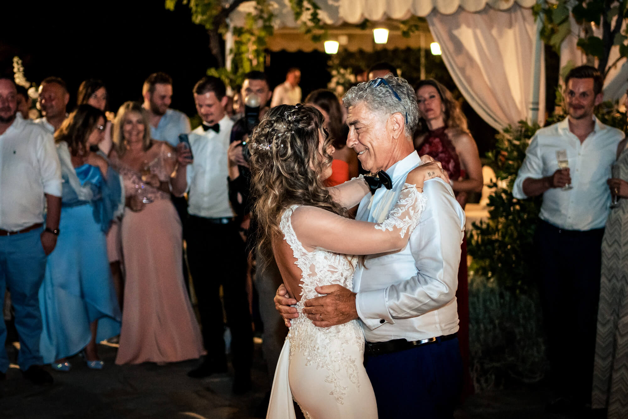 il ballo della sposa con il papà durante il matrimonio all'hotel royal di sanremo