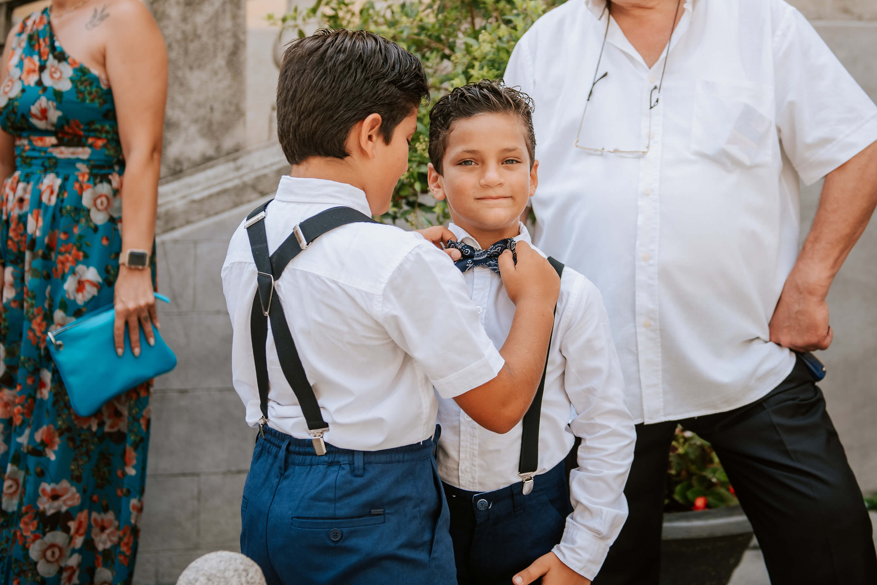 una foto dei pagetti di un matrimonio a Sanremo, nella chiesa di San Siro.