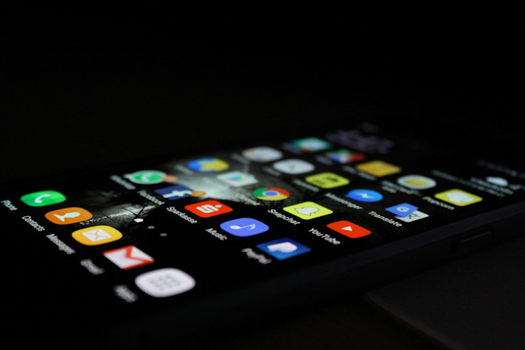 Cruise Wi-Fi, Apps and Mobile Data: Staying Connected at Sea