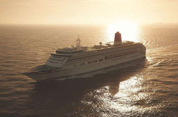 //images.ctfassets.net/1roij4s04al1/2Q5AJVLsxPzYUvXmTxvM1F/944c8cd5f36255e55b94f1038e8895d9/P_O_Cruises_Aurora_Exterior_WEB.jpg