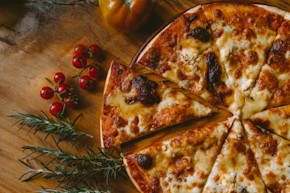 Pizza Facts Afloat- the best pizza you can eat on a cruise ship!