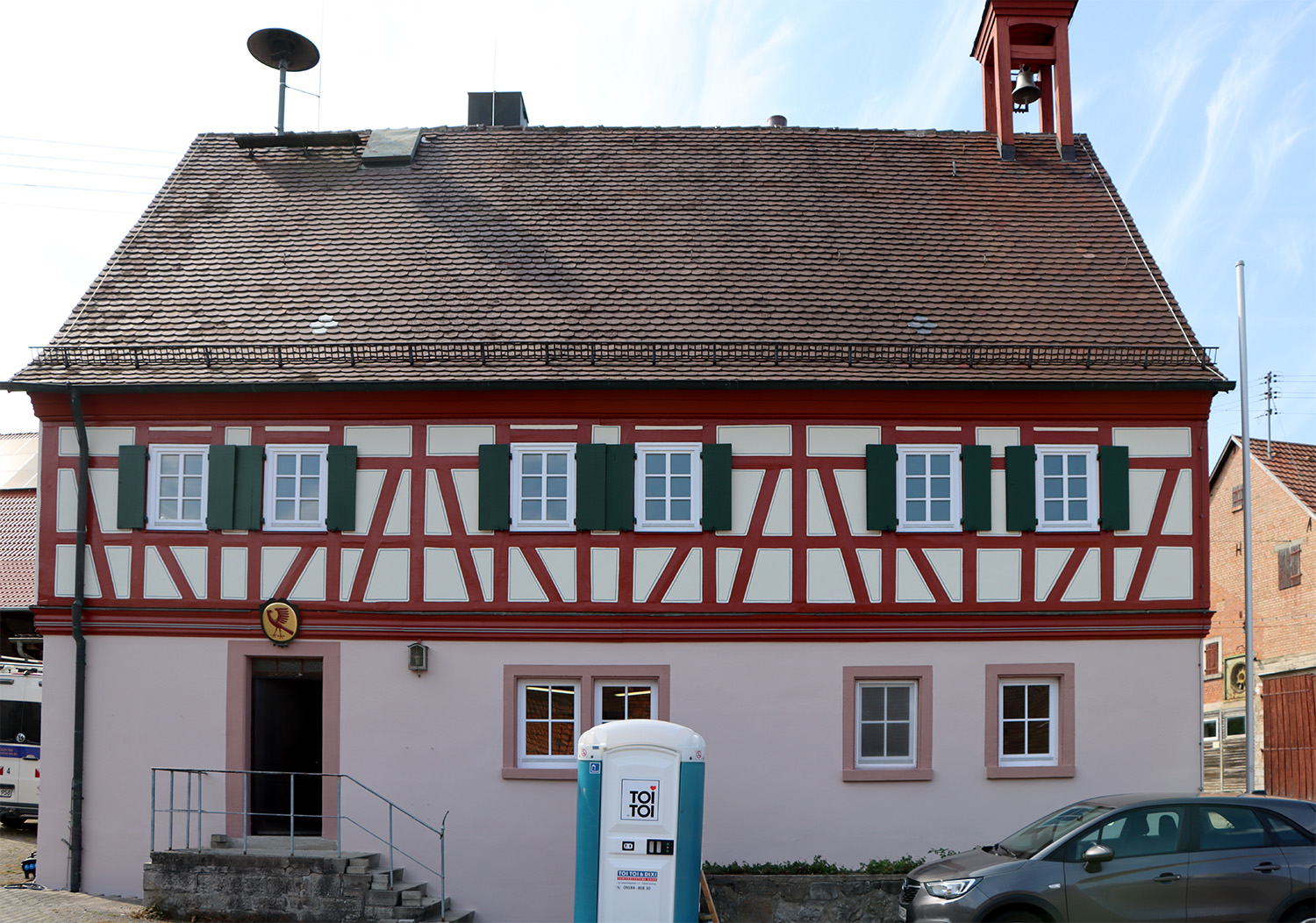 The exterior of the Ottmar Mergenthaler museum with a fresh coat of paint