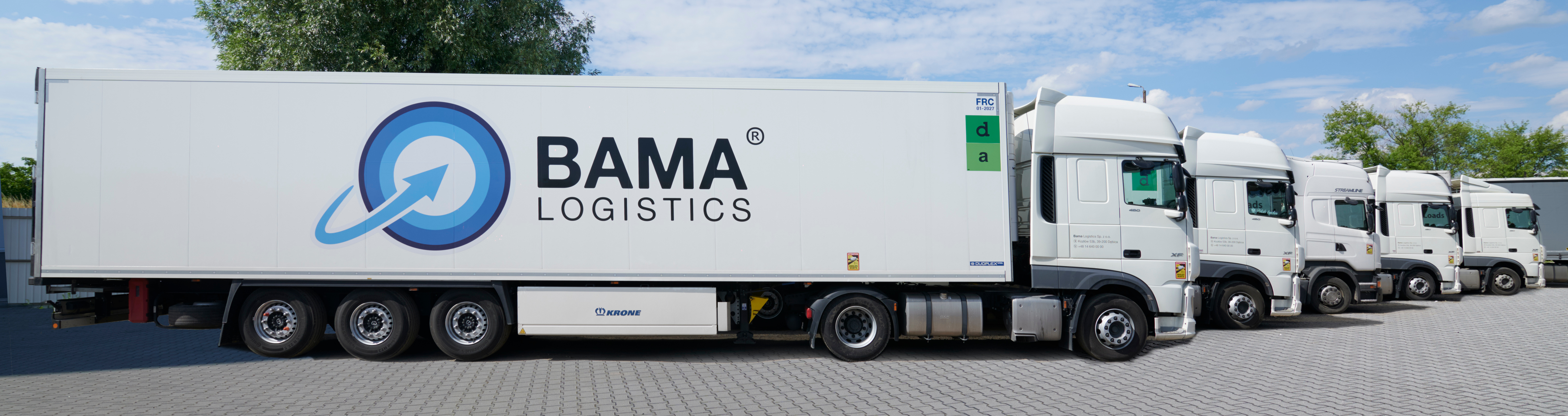 Samochody ciężarowe DAF, z naczepami typu chłodnia. Część Floty Bama Logistics