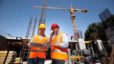 2 mannen op bouwplaats