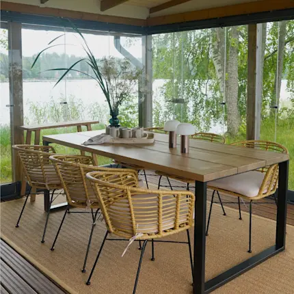 Huvila & Huussi: Ruska terassilankkupöytä