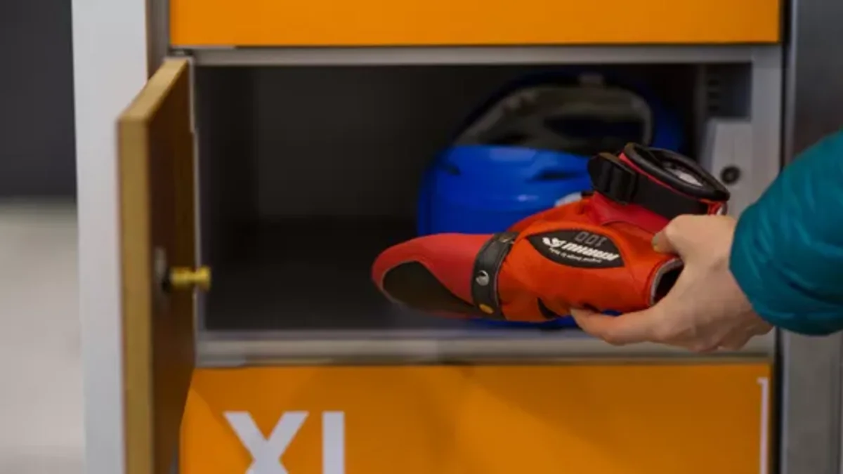 An item in a parcel locker.