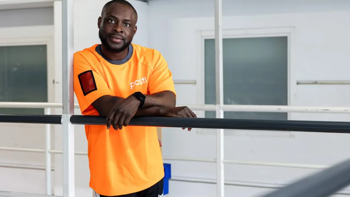 Posti employee Lucas Mayasi.