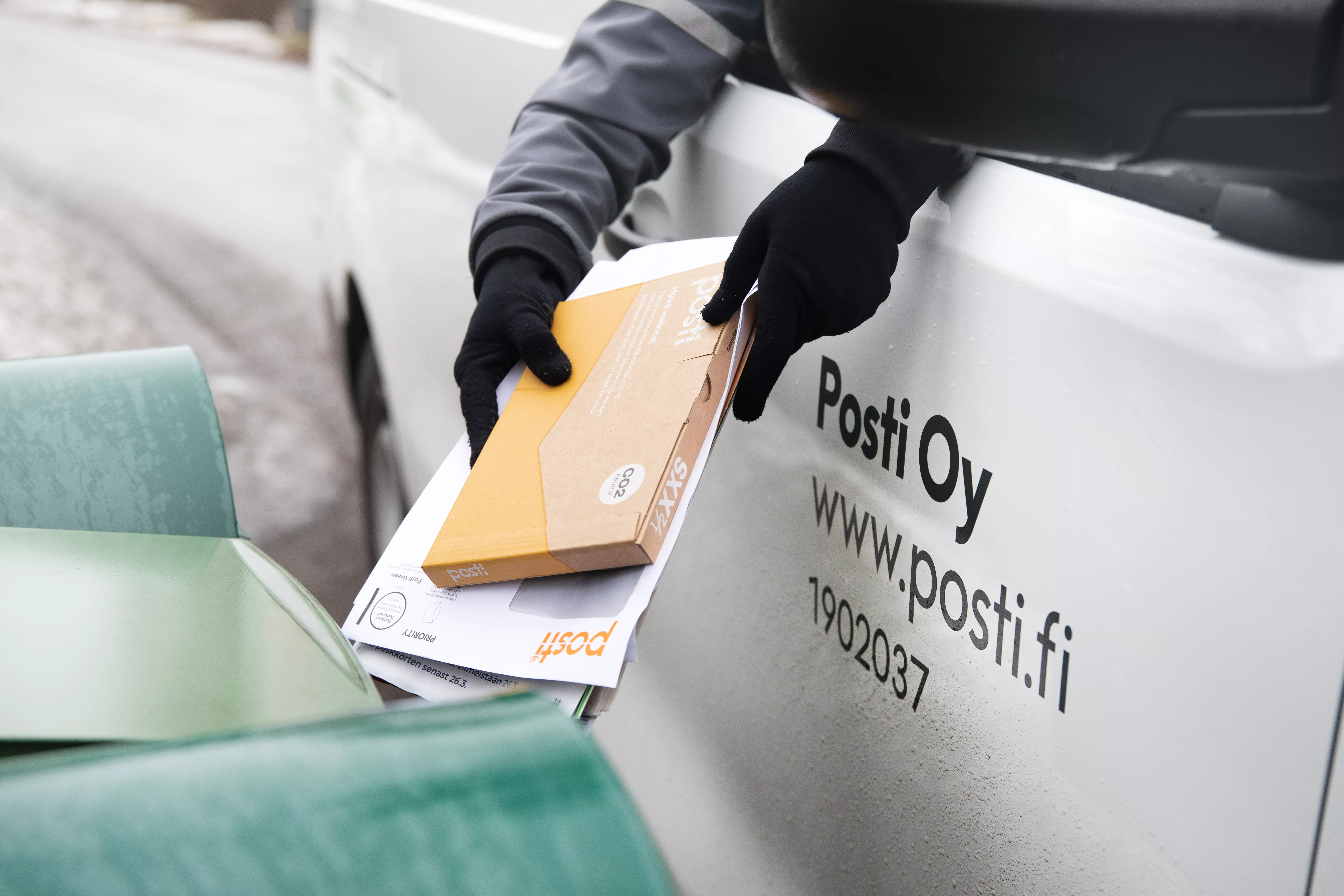 Mail delivery to the mailbox.