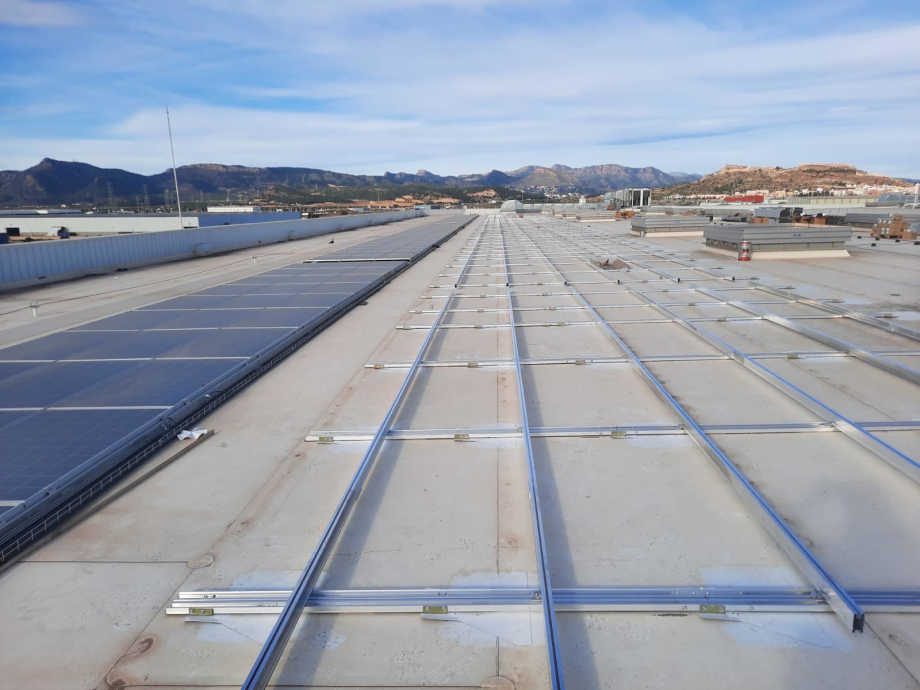 Soporte sistema fotovoltaico cubierta plana solar