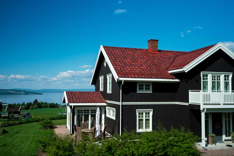 nortegl-høstrød-hus