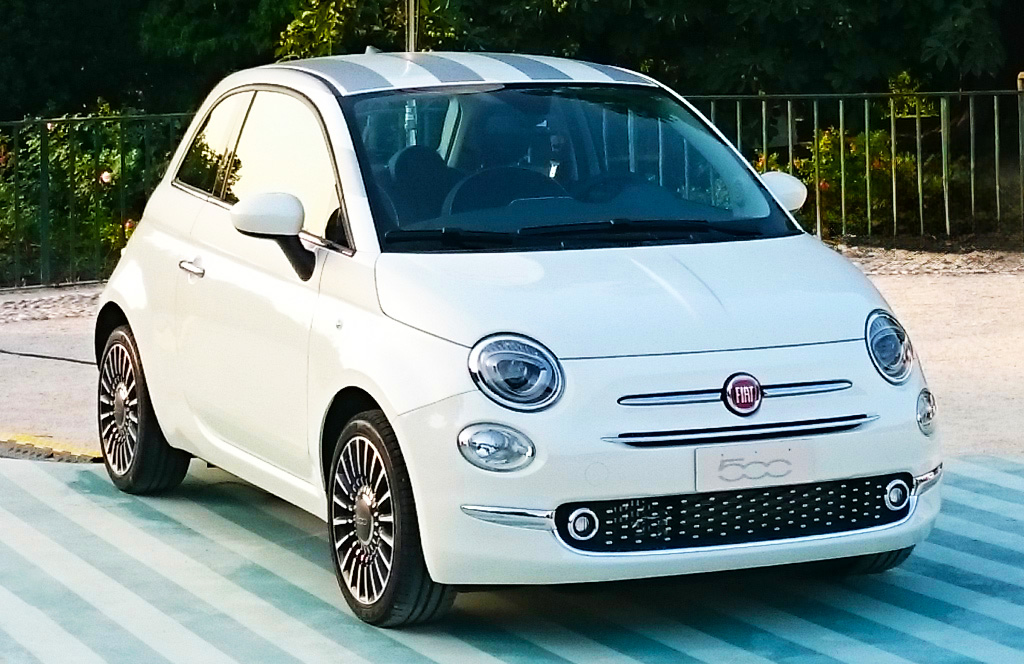 15 - 07 - 04 - ITALY - Fiat 500 2015 in Milan 01