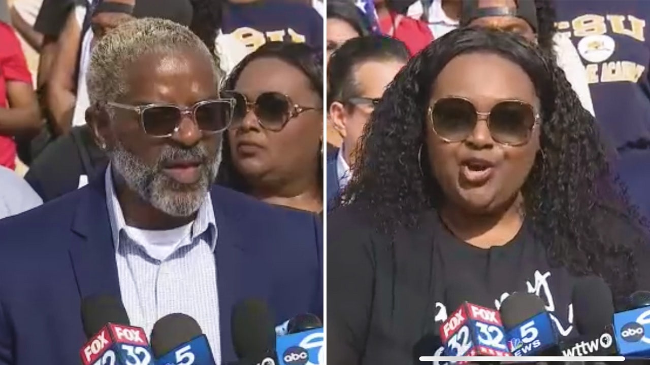 Migrants ‘dumped’ in Chicago shelter could 'destroy' Black communities, residents say