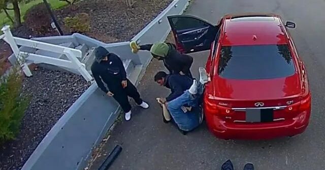 Watch: Connecticut Man Fends Off Four Suspects in Attempted Carjacking