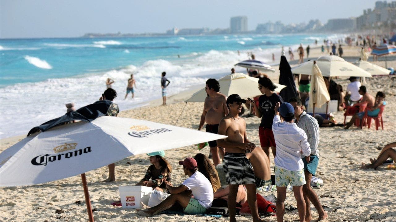 Mexican police investigating after 3 'lifeless bodies' found on beach in Cancun