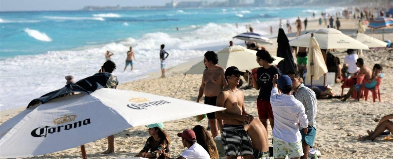 Mexican police investigating after 3 'lifeless bodies' found on beach in Cancun