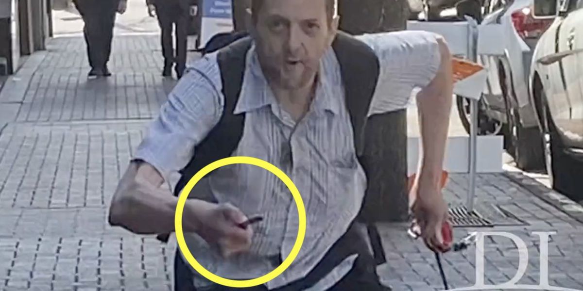 'You're gonna die!' Knife-wielding nut caught on video chasing journalist, threatening his life in front of numerous witnesses in Seattle