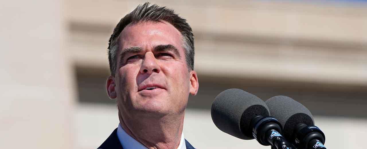 GOP gov. defends decision to ax PBS funding, 'Happy Days' star leaving California and more top headlines