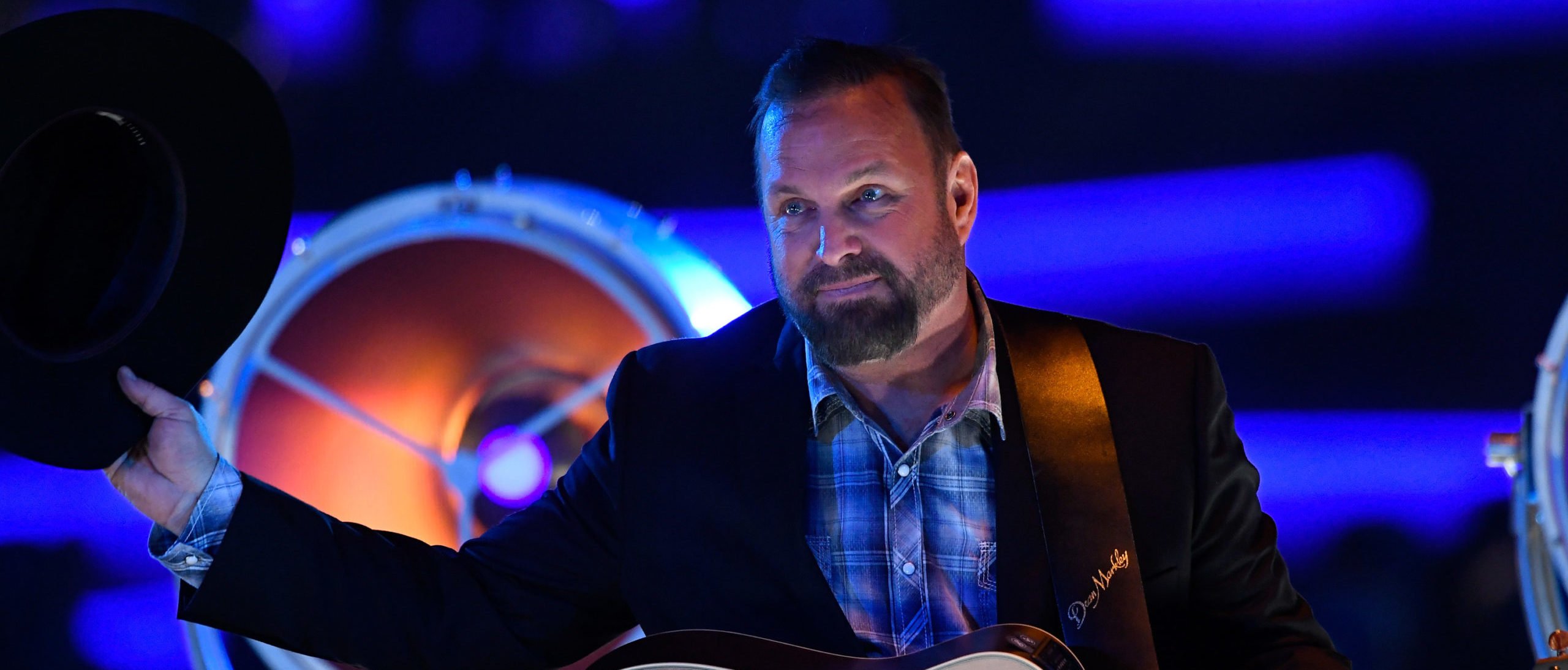 ‘Going To Serve Every Brand Of Beer’: Garth Brooks Appears To Stick Up For Bud Light