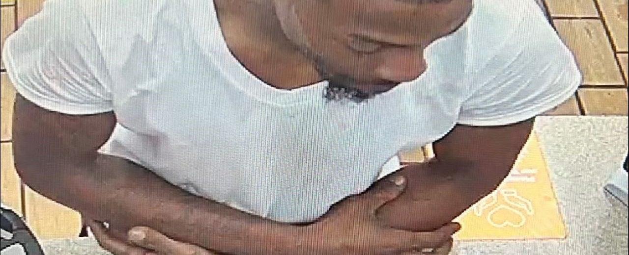 Florida robbery suspect fleeing police shot 8 times by store clerk: 'Swift end to dirtbag's crime spree'