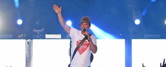 Watch: Country Singer Granger Smith Says He’s Leaving His Music Career Behind to Serve His Church