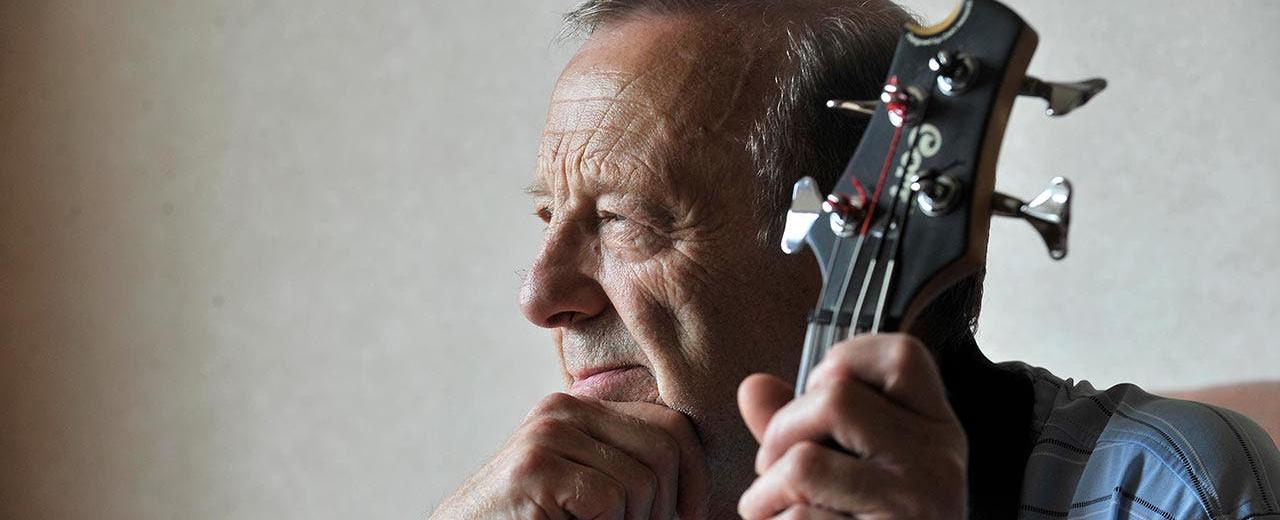 Chas Newby, former Beatles bassist, dies at 81