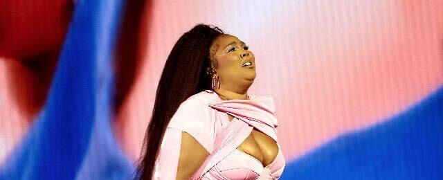 Lizzo Threatens to Quit Music and Live on a Farm After a Post About How Fat She Is Went Viral
