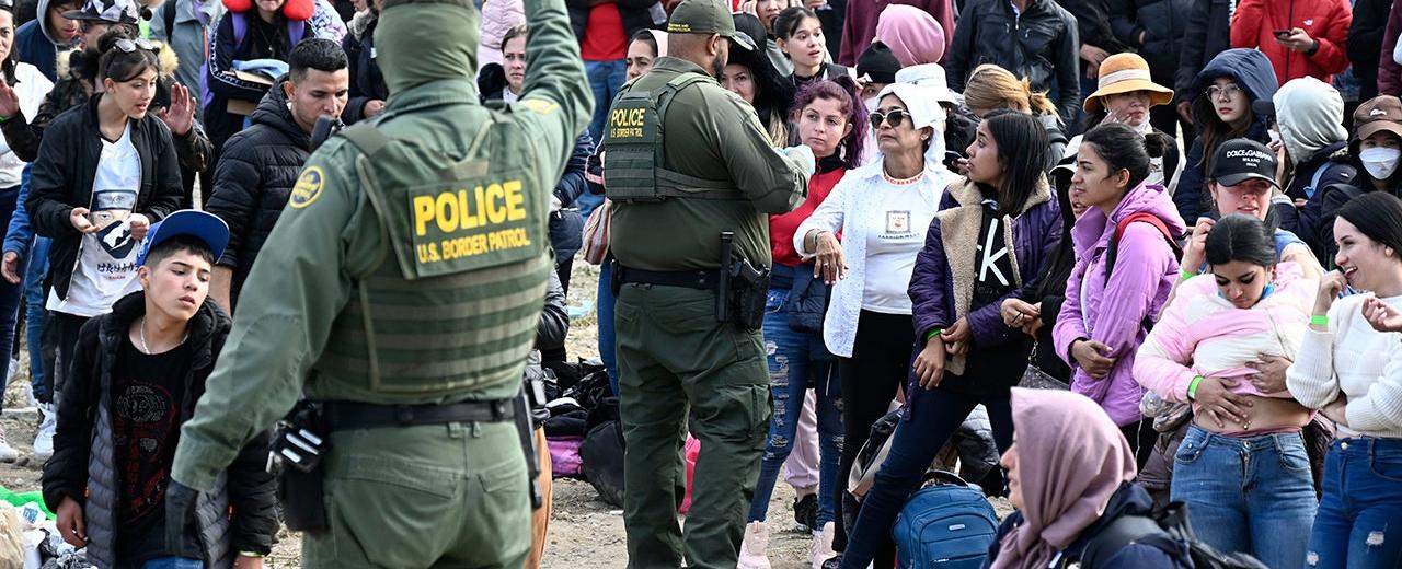 Border Patrol encounters 10,000 migrants for third day in a row as numbers swell before Title 42 drops