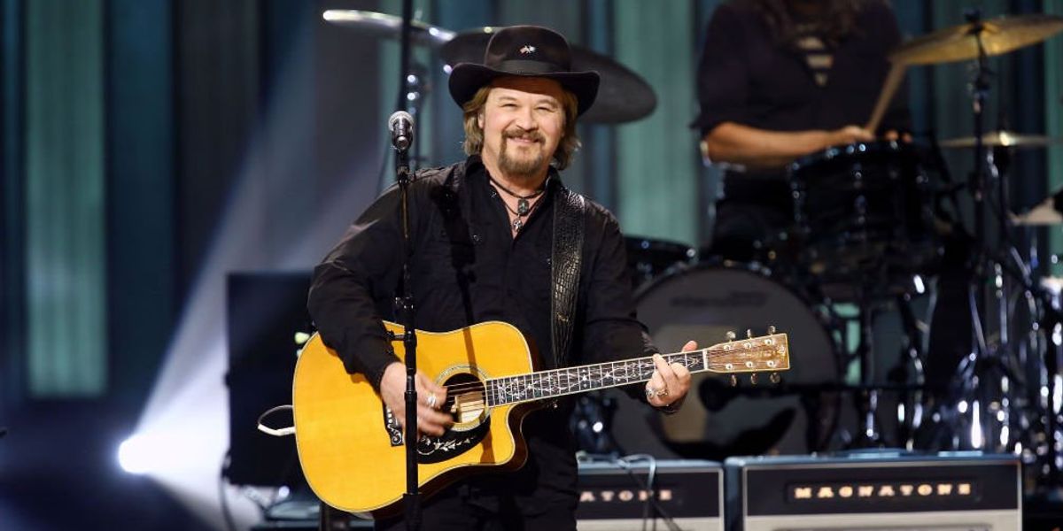 Travis Tritt drops Anheuser-Busch from tour — and makes key observation about who now owns the company