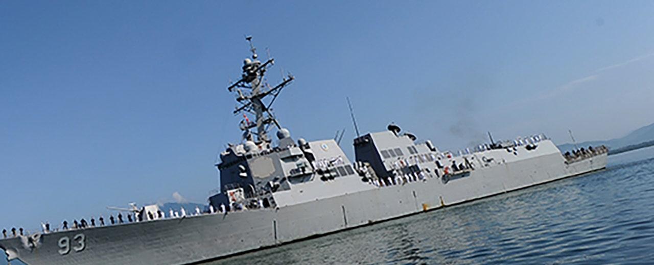 Chinese warship comes within yards of US destroyer in latest act of aggression in Taiwan Strait