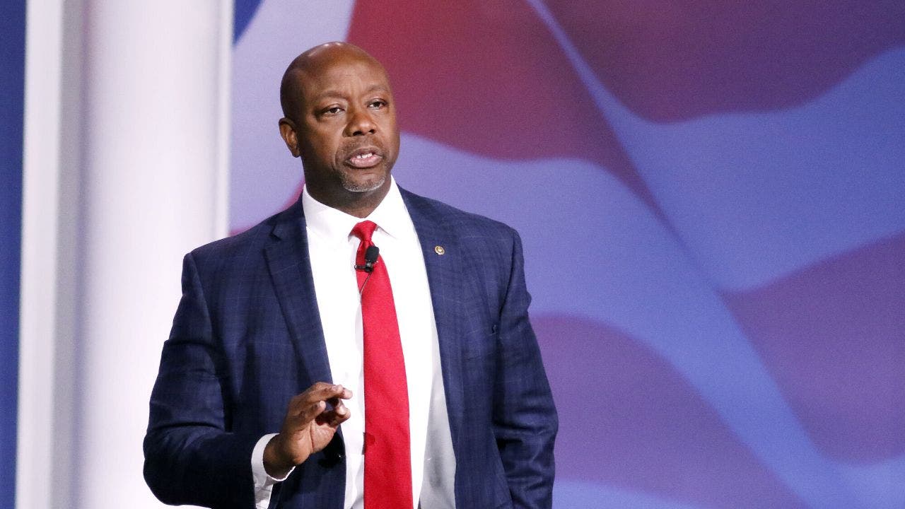Republican Sen. Tim Scott files to run for president in 2024