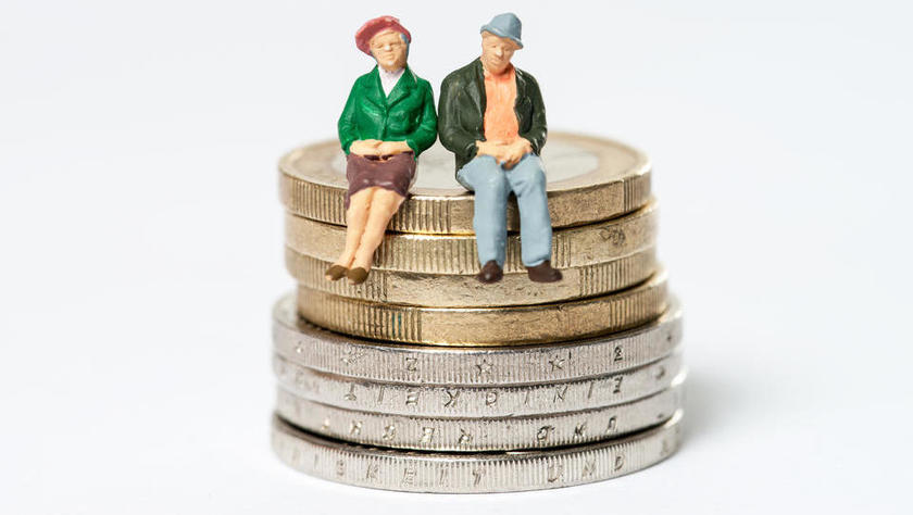 Pros and cons: A higher pension through real estate, ETFs, cryptocurrencies, or supplementary pension insurance?