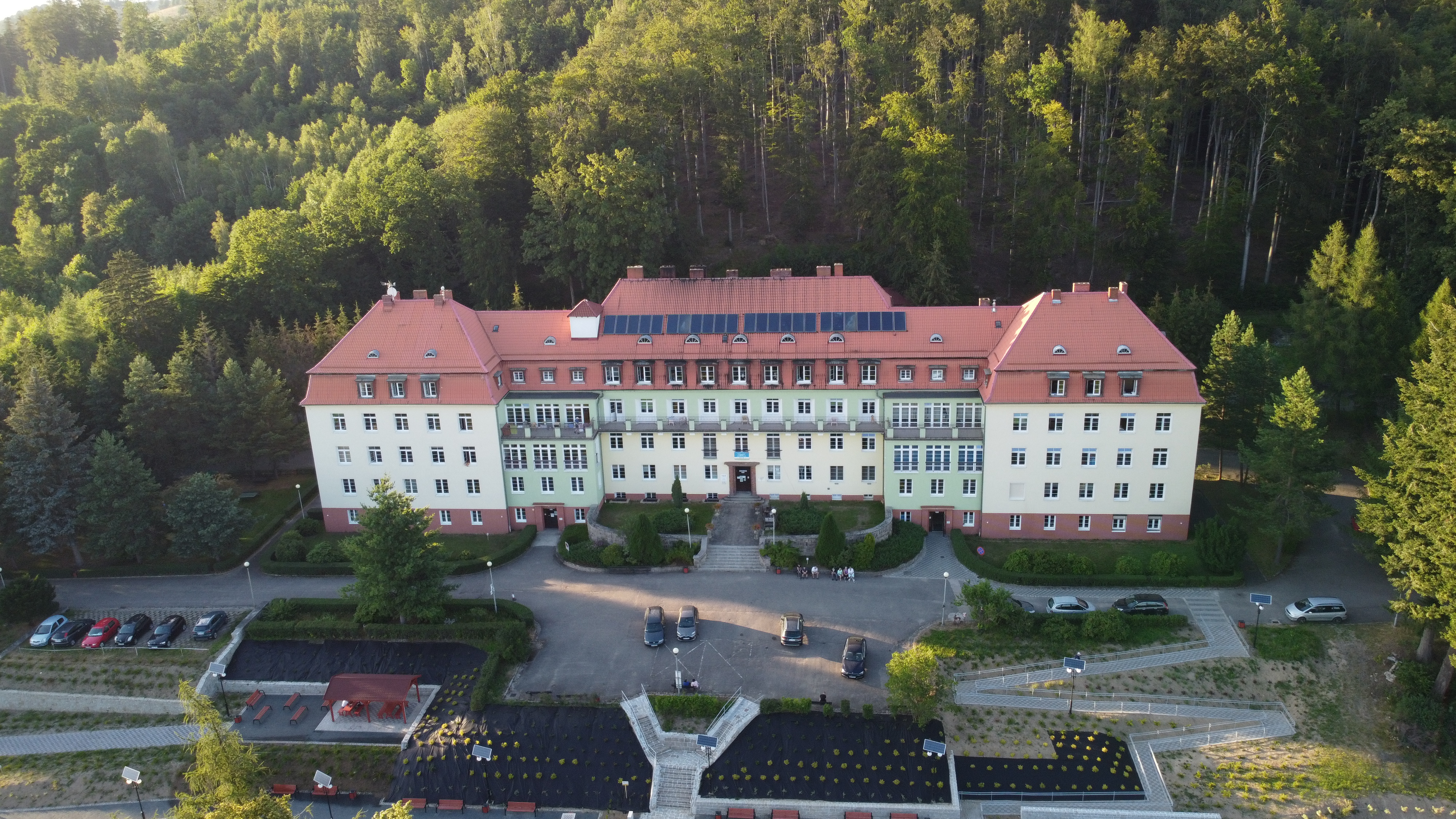 Wojewódzki Szpital Rehabilitacyjny w Janowicach Wielkich logo