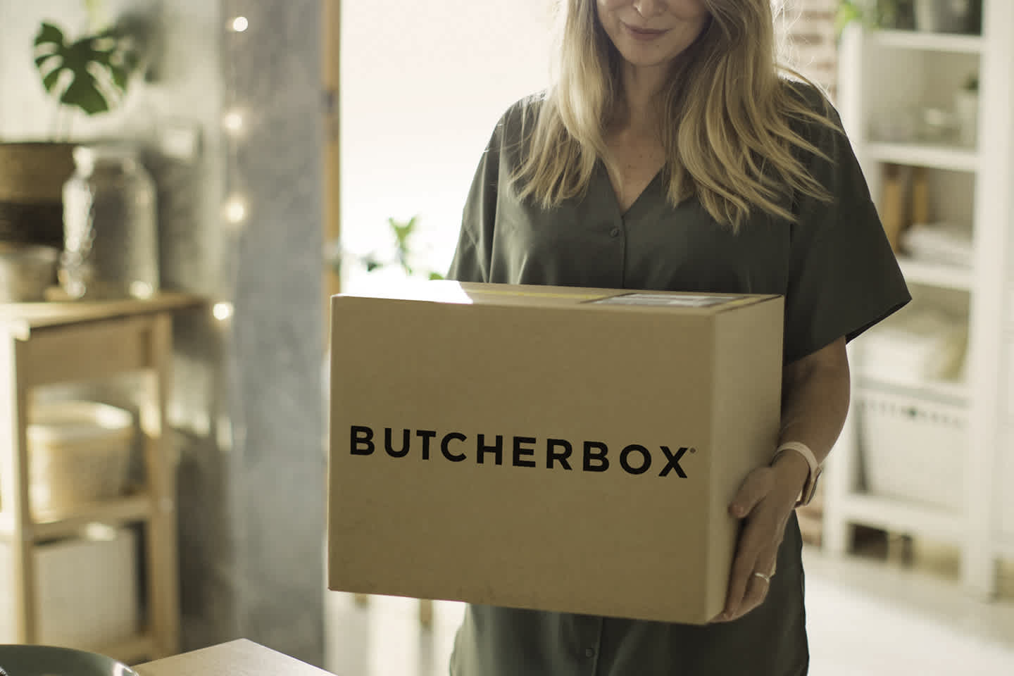 woman holding butcherbox