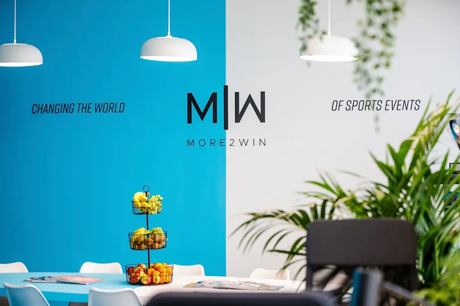 SPARK009 20190510 1256 M2W 7785