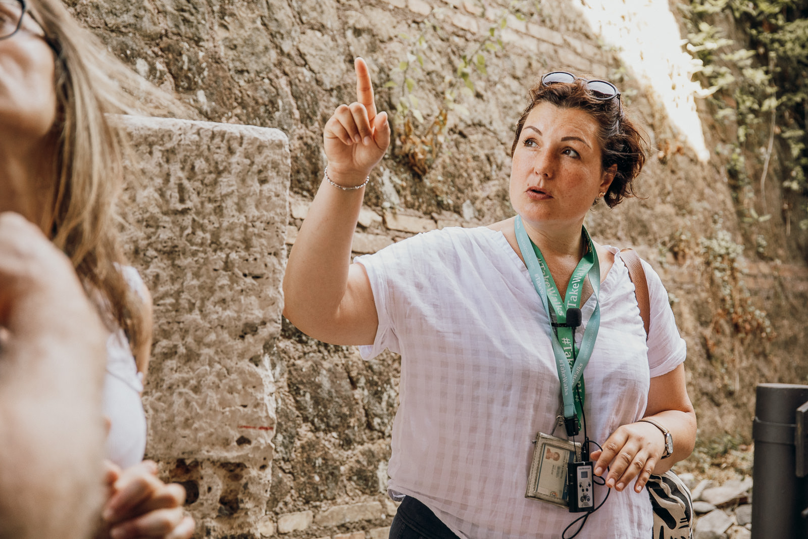 Are Colosseum tours available in English and other languages?