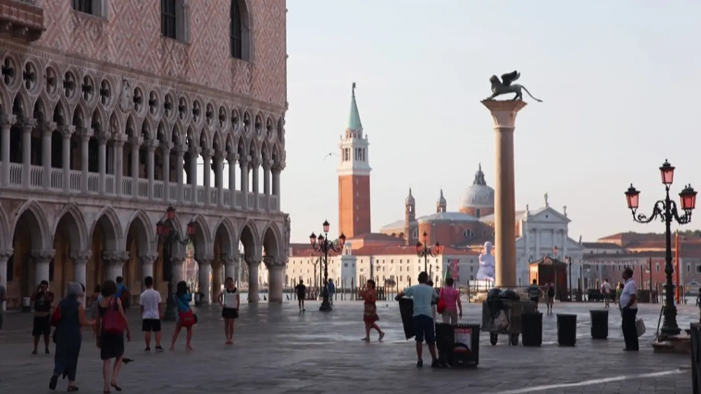 Venice in a Day with St Mark’s Basilica, Doge’s Palace & Gondola Ride