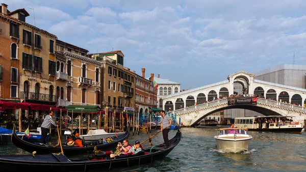 Exploring the Grand Canal in Venice: 20 Top Attractions