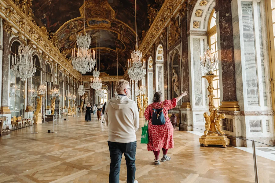 You’ll visit the incredible function rooms including the iconic Hall of Mirrors.