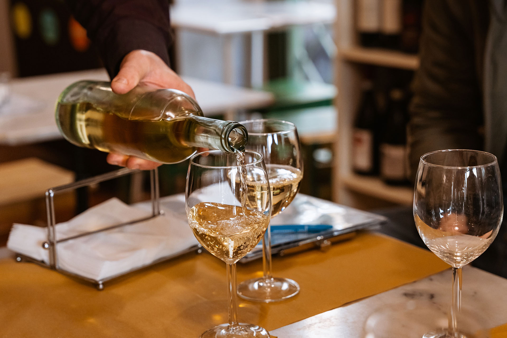 Do your food tours in Rome include wine or drinks?