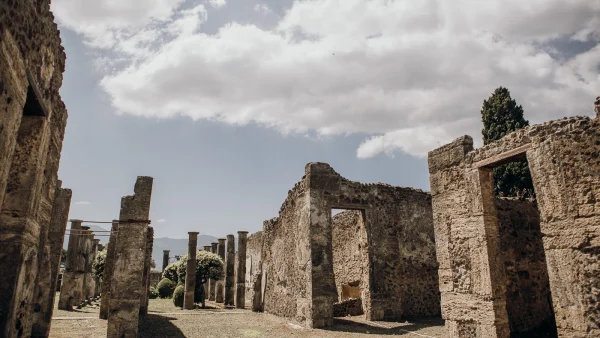 What is the history of Pompeii? 