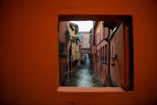 What are the best things to do in Bologna?