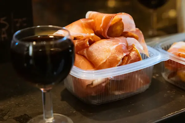 Which typical foods should I try in Florence?