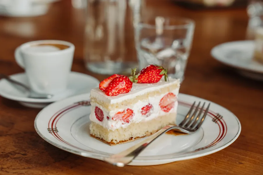 This tour is short and sweet, only taking up part of your morning so you'll have plenty of time to enjoy the rest of Paris' delights when you're finished.
