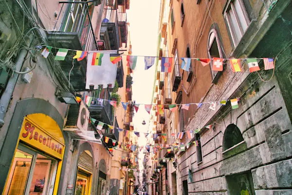 What are the top things to do in Naples?