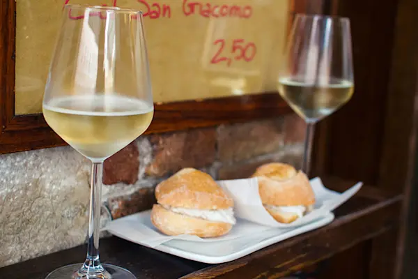 What are the best places to eat in Venice?