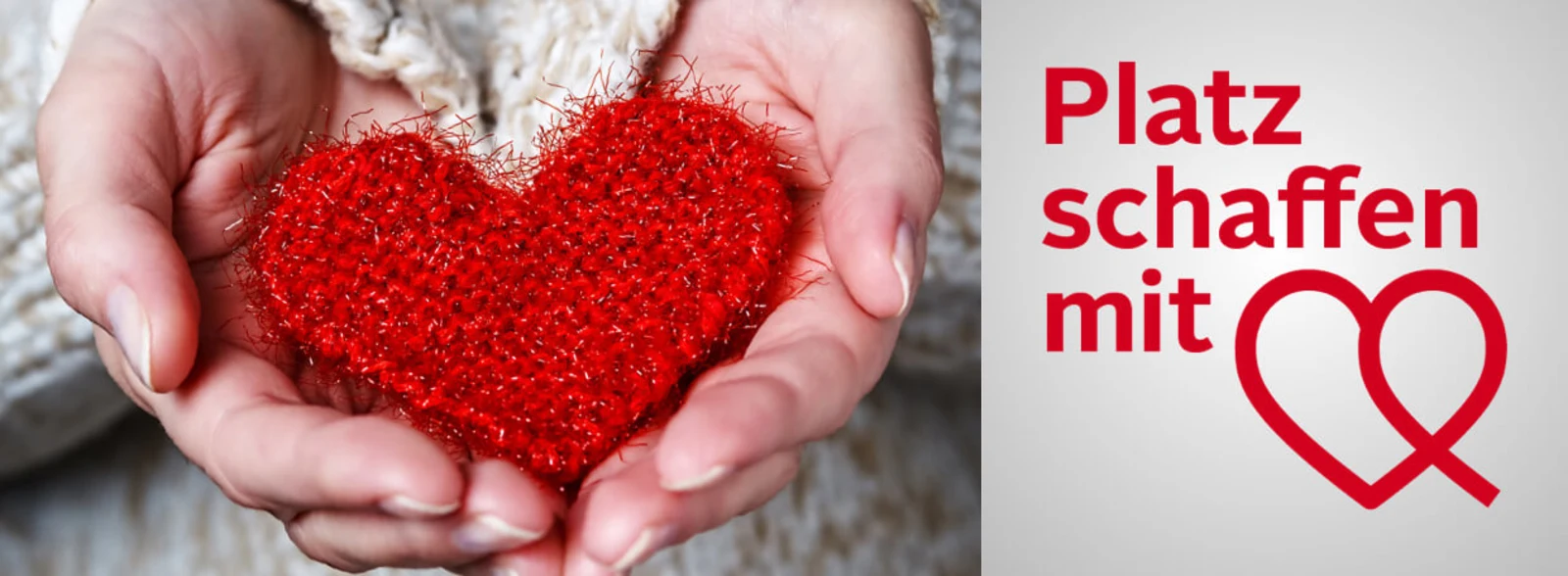 Hände halten ein rotes glitzerndes Herz, daneben der Schriftzug Platz schaffen mit und ein rotes Herzsymbol auf grauem Hintergrund. Hände halten ein rotes glitzerndes Herz, daneben der Schriftzug Platz schaffen mit und ein rotes Herzsymbol auf grauem Hintergrund.