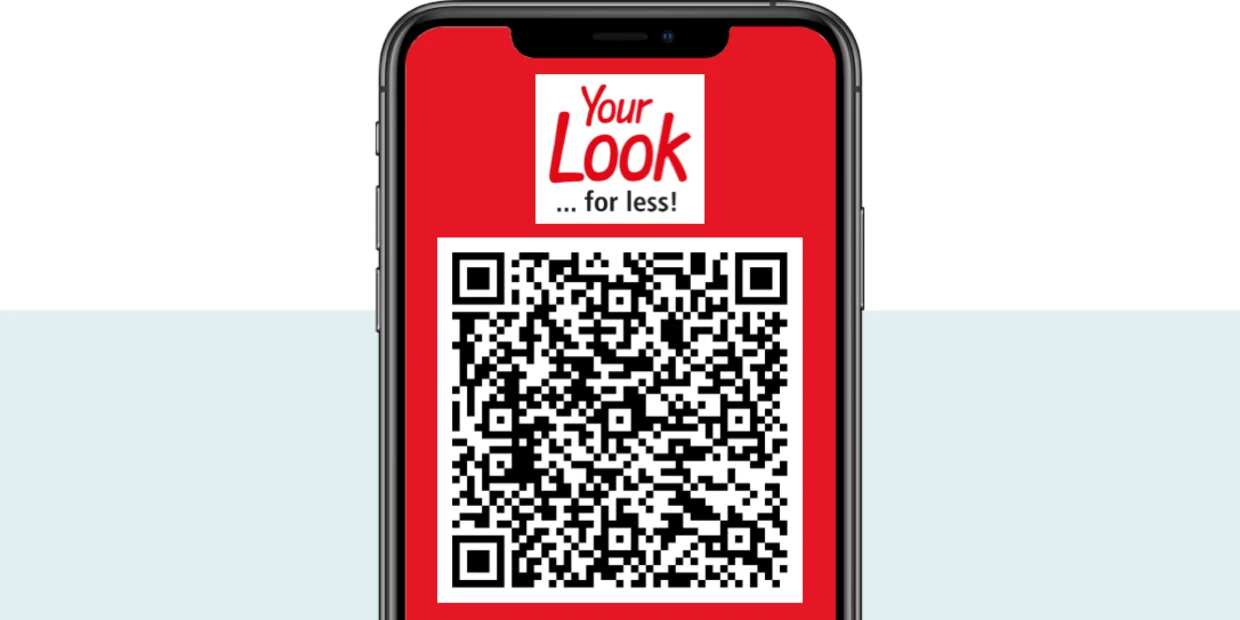 Smartphone met een rood scherm, tekst 'Sieh an!' en een grote QR-code.